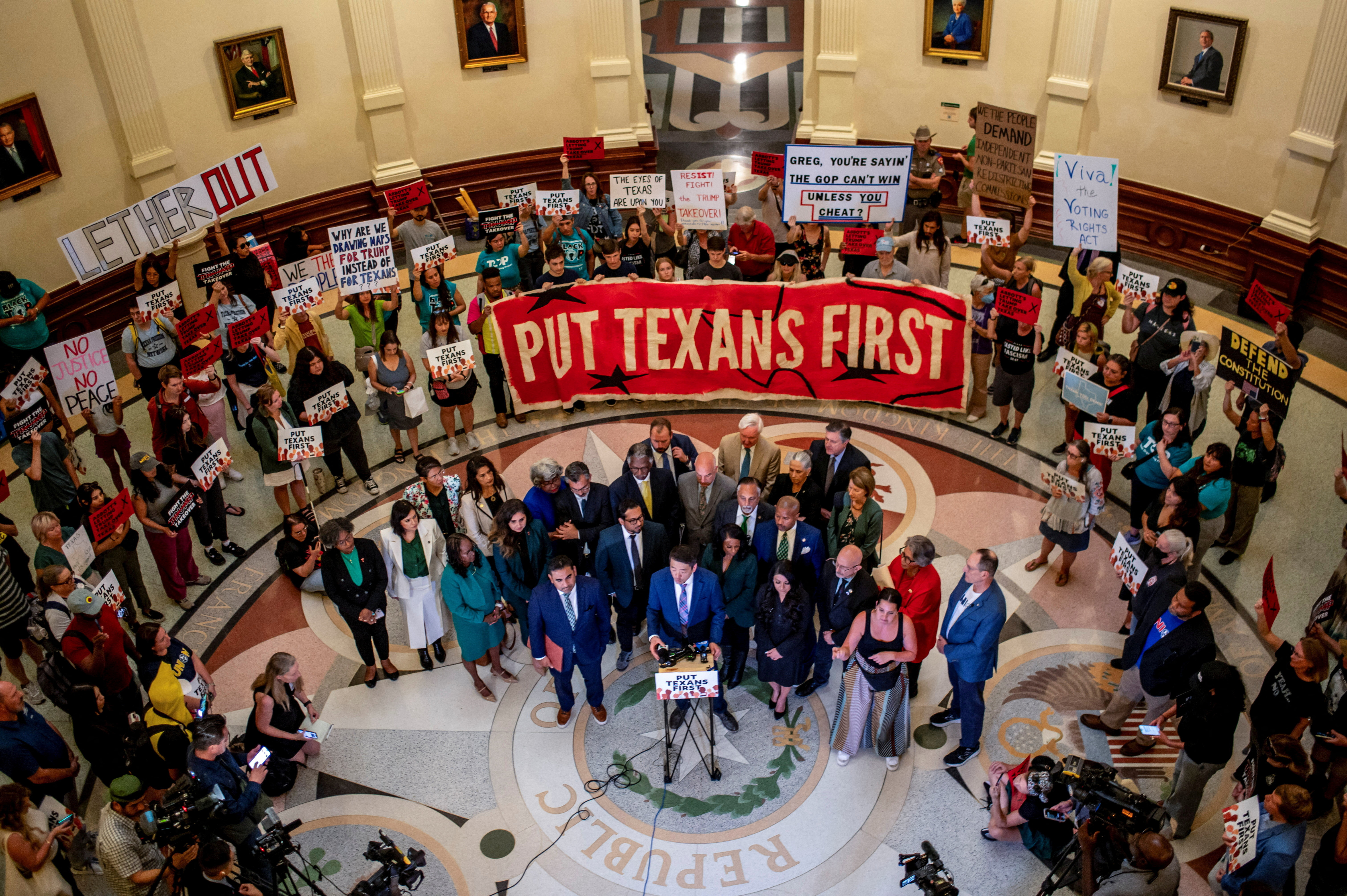 Democratic lawmakers in Texas in redistricting battle