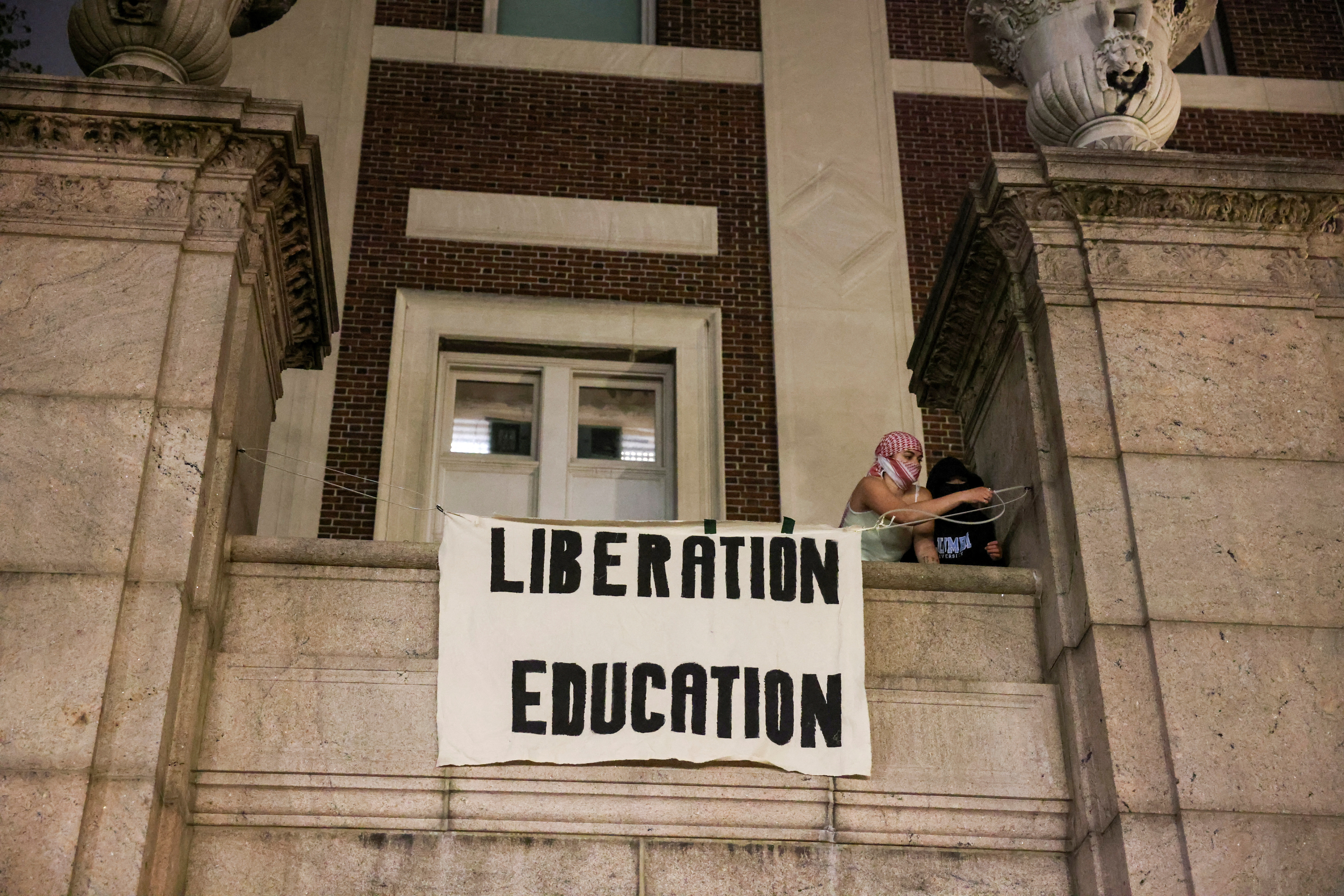 Protests continue on Columbia University campus in support of Palestinians