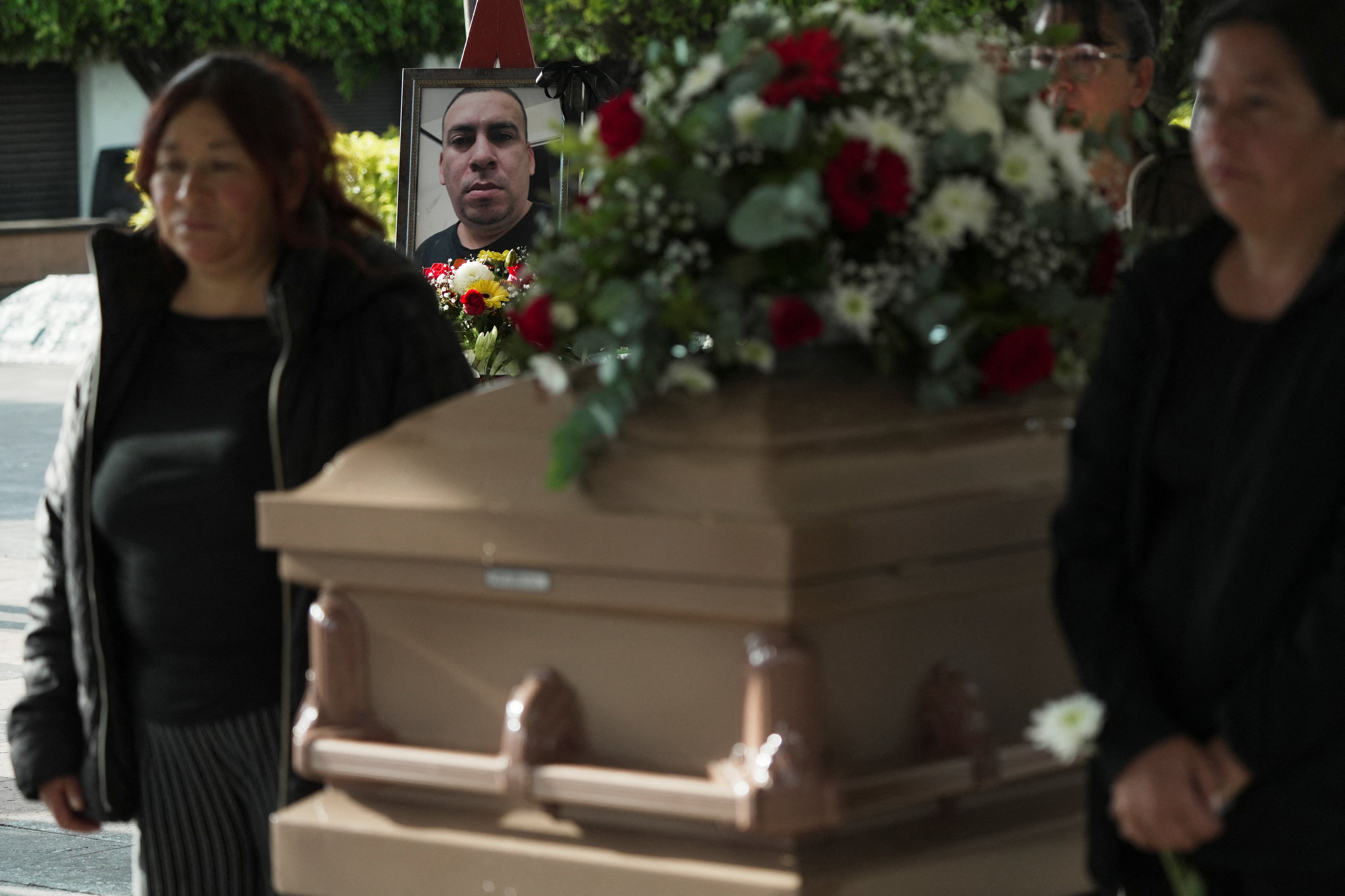 Family mourns Michoacan man shot by ICE agent near Illinois school