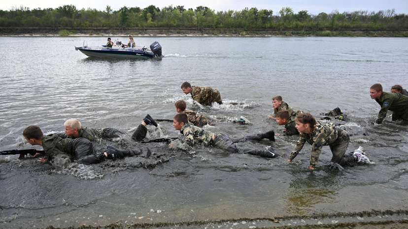 Cossack youth undergo military training in the Rostov Region