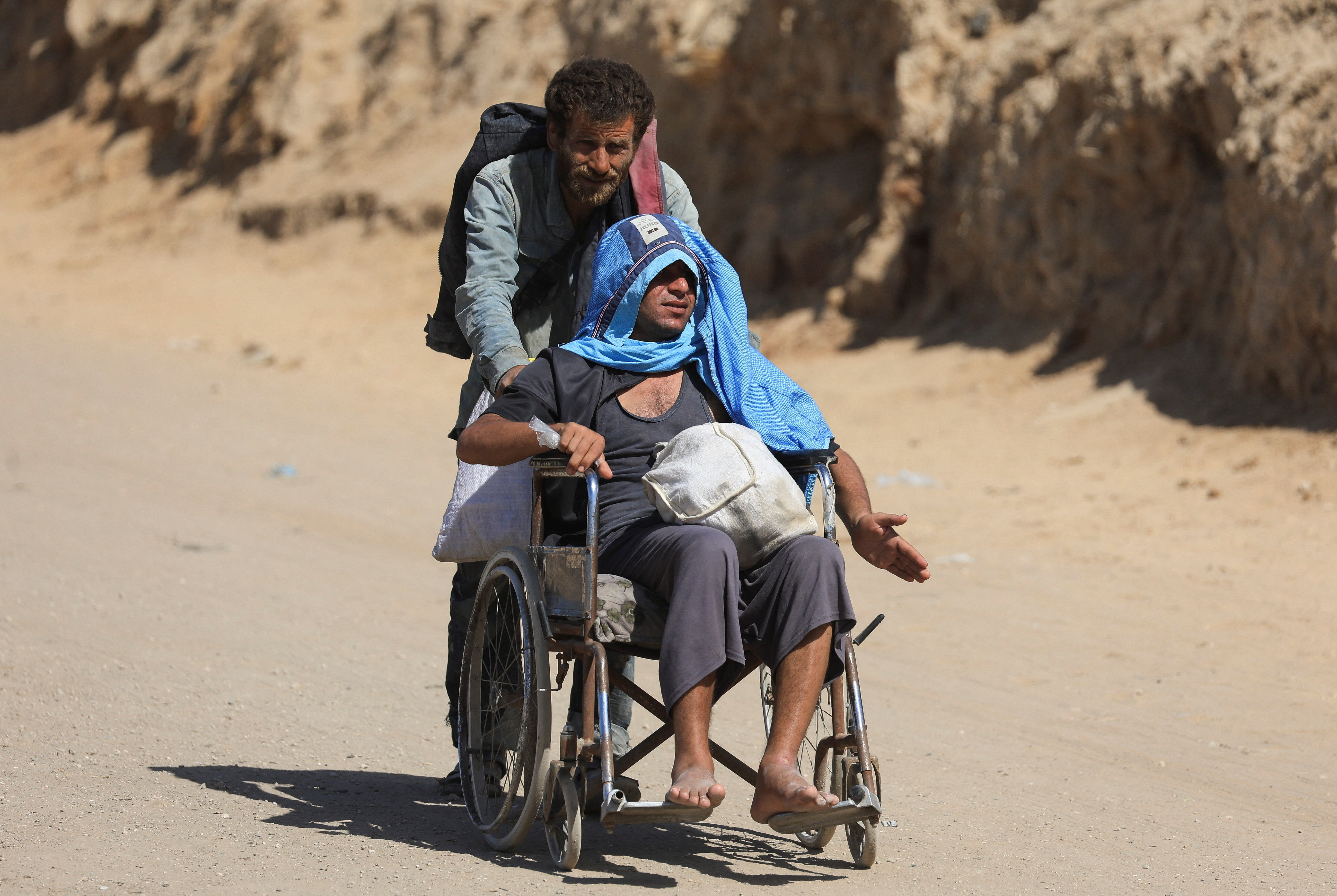 Displaced Palestinians flee Israeli military operation in northern Gaza