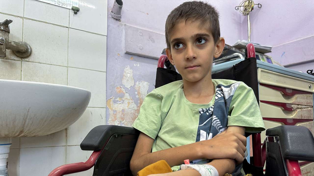 Gaza border closure shrinks 10-year-old cancer patient hopes for treatment abroad
