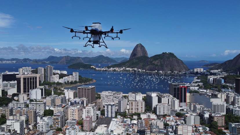 Rio City Hall uses seeding drones to reforest forests