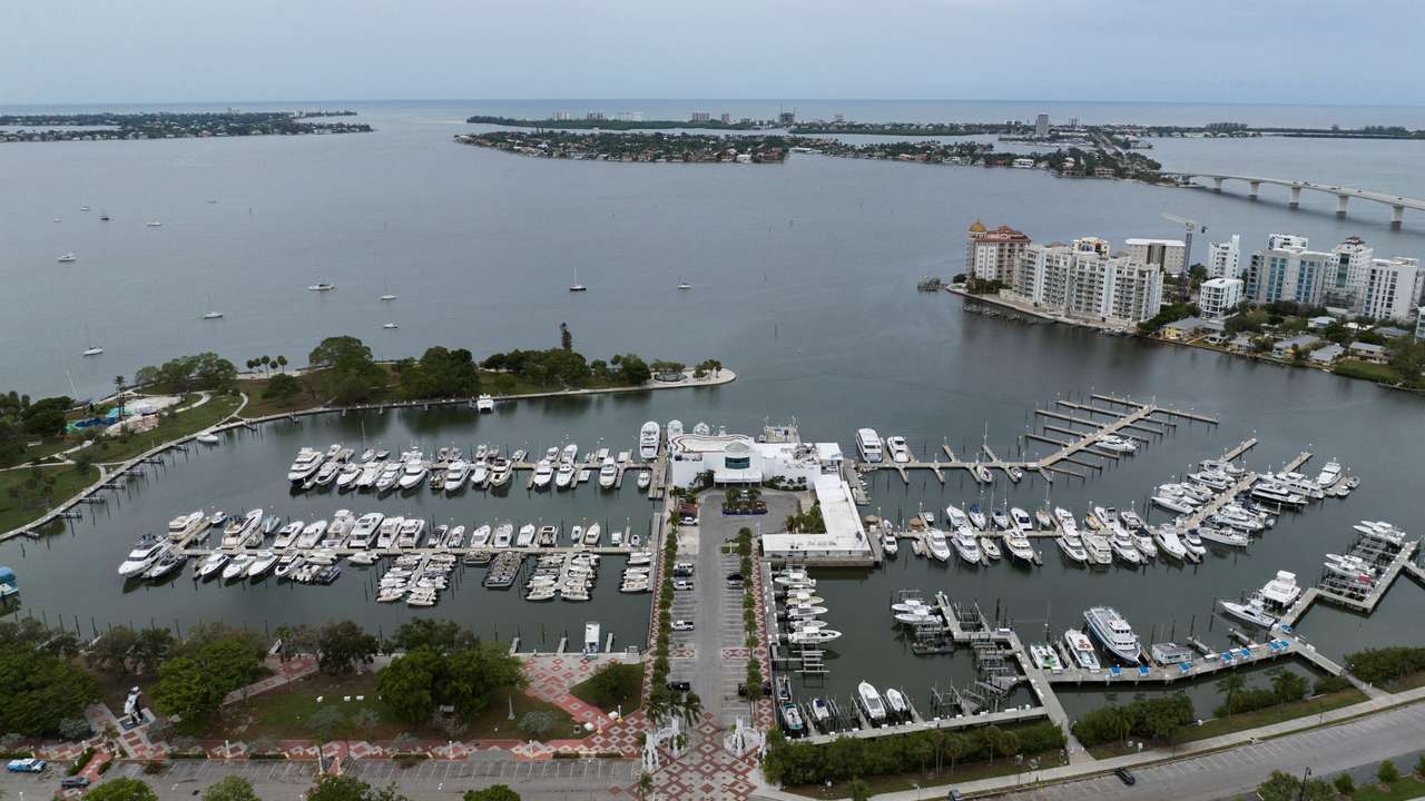 Hurricane Milton approaches Tampa, Florida