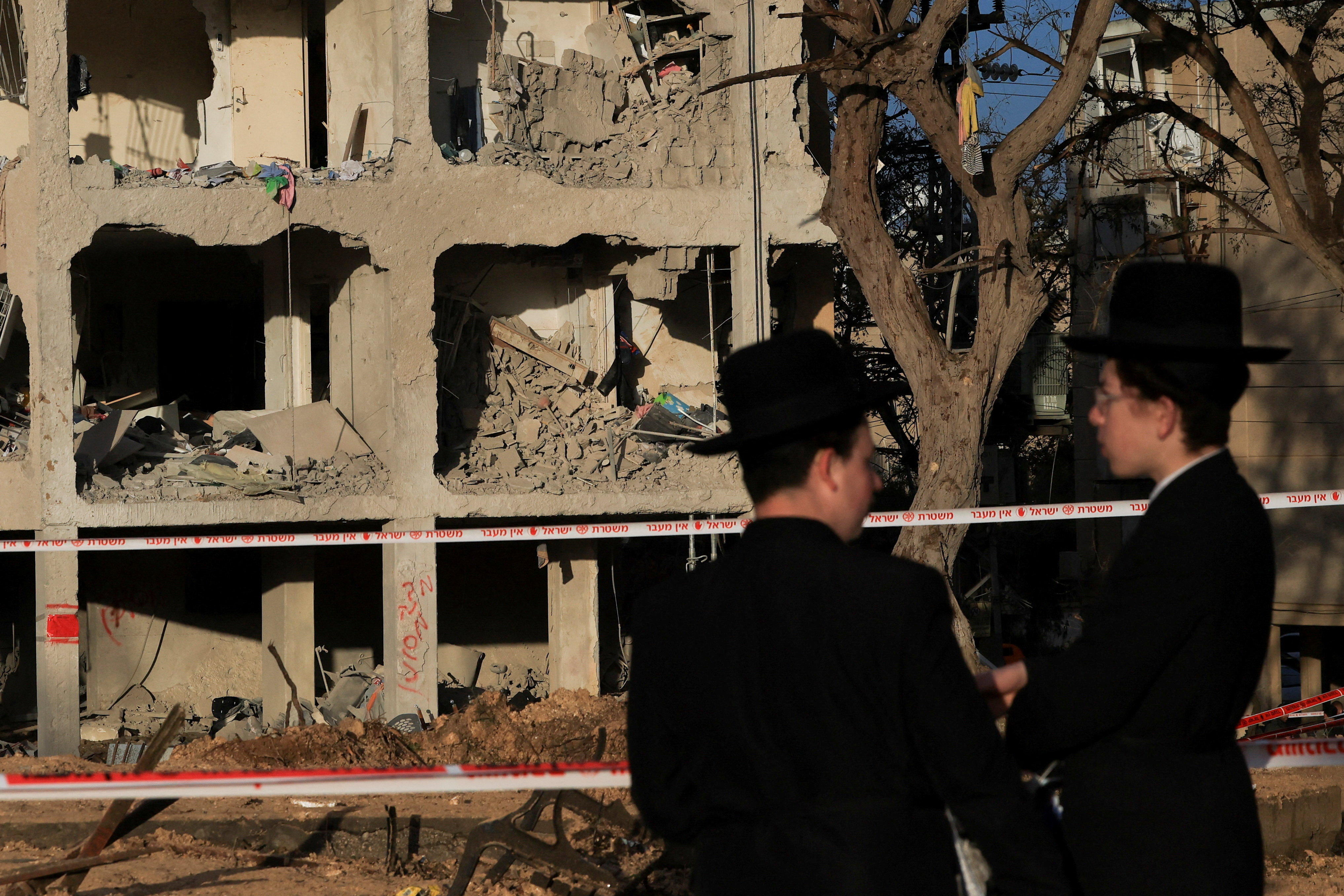 Iranian missile barrages struck residential buildings in Arad