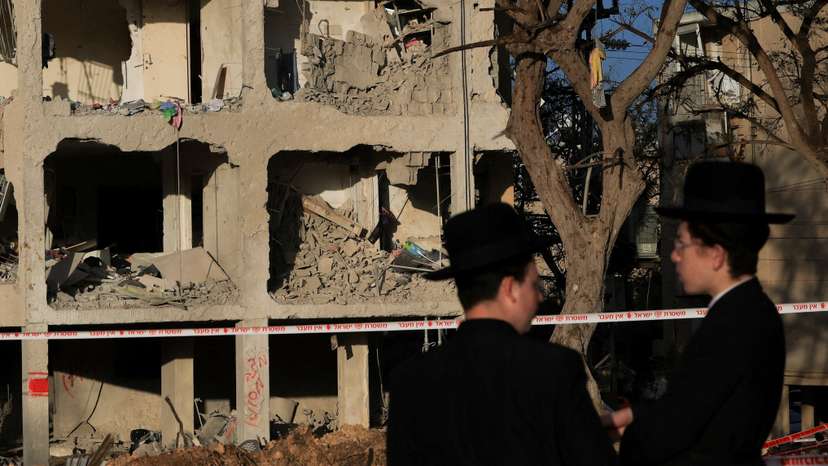 Iranian missile barrages struck residential buildings in Arad
