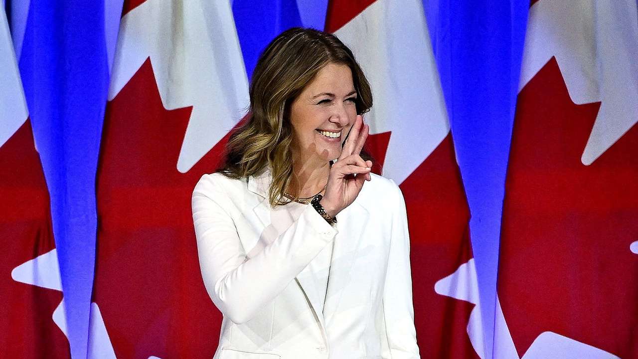 FILE PHOTO: Canada's main opposition party votes to retain leader after election loss