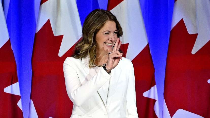 FILE PHOTO: Canada's main opposition party votes to retain leader after election loss