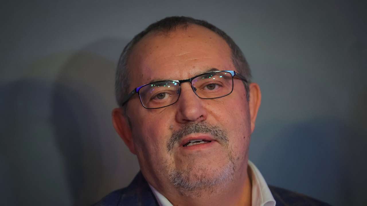 Boris Nadezhdin, who plans to run for Russian president in coming elections, meets wives of mobilised soldiers in Moscow