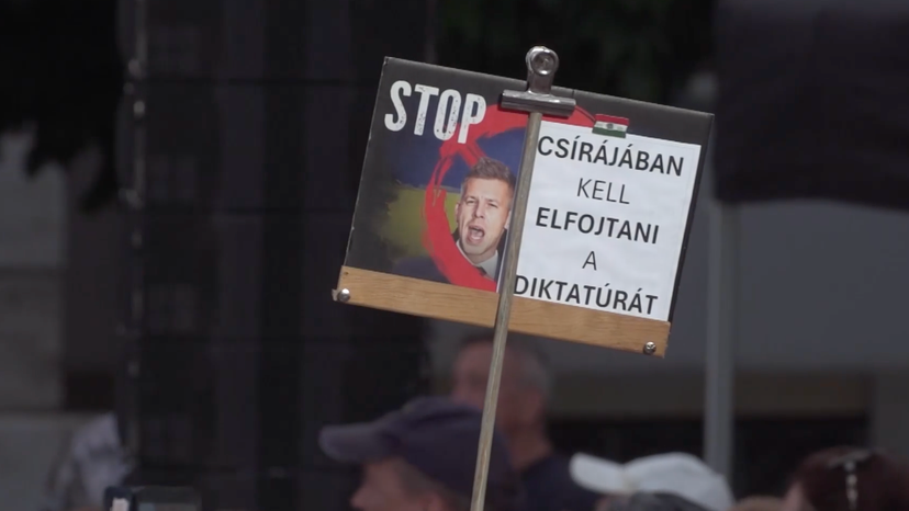 Thousands join Fidesz-backed rally in Budapest against Magyar's amendment seeking to oust President Sulyok