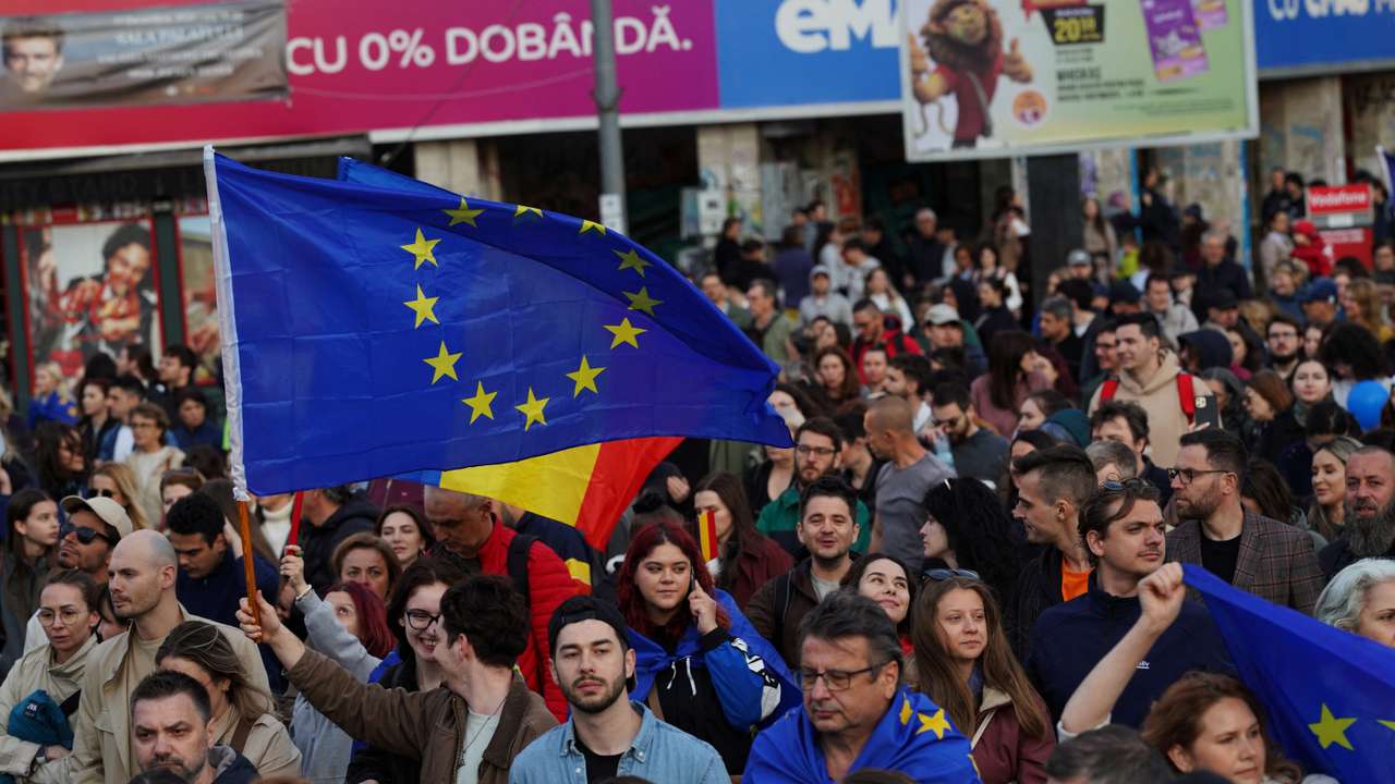 People rally in support of the European Union in Bucharest