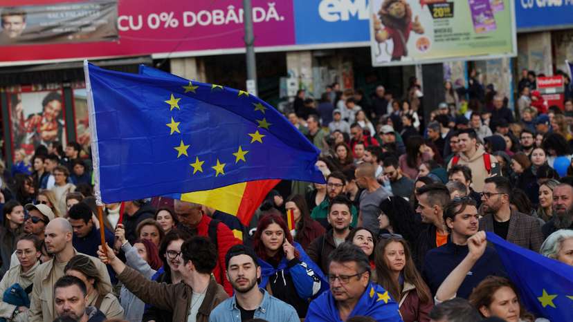 People rally in support of the European Union in Bucharest
