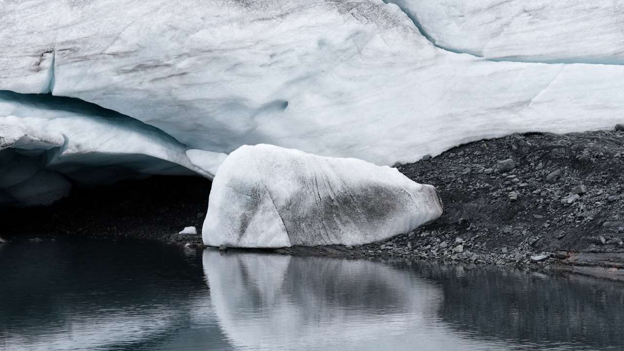 FILE PHOTO: In the Andes, mountain guides bear witness to shrinking glaciers