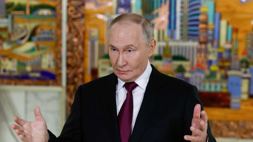 Russian President Putin meets with journalists in Moscow