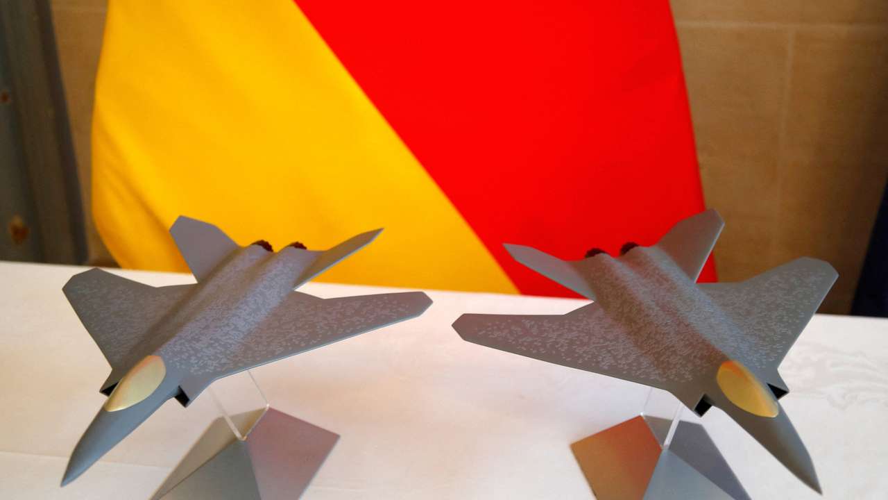 FILE PHOTO: FILE PHOTO: France, German, Spanish defence ministers sign contract for prototype of next-generation fighter in Paris