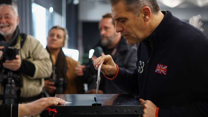 Portugal holds first round of presidential election