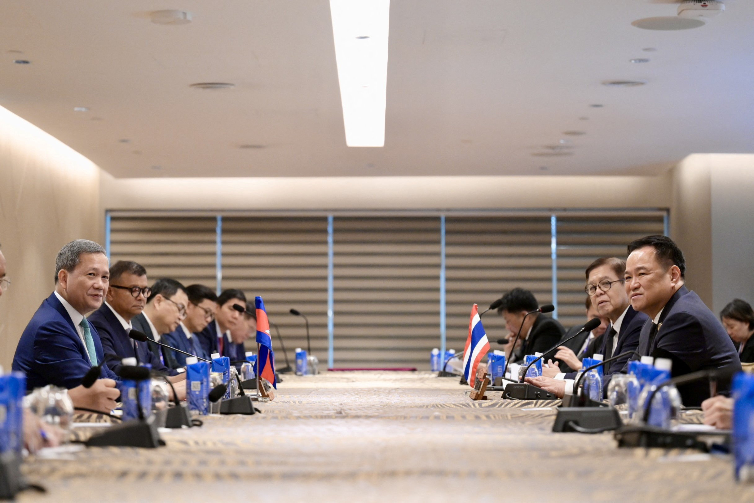 Thai PM meets with Cambodia PM in Kuala Lumpur on the sidelines of the ASEAN Summit