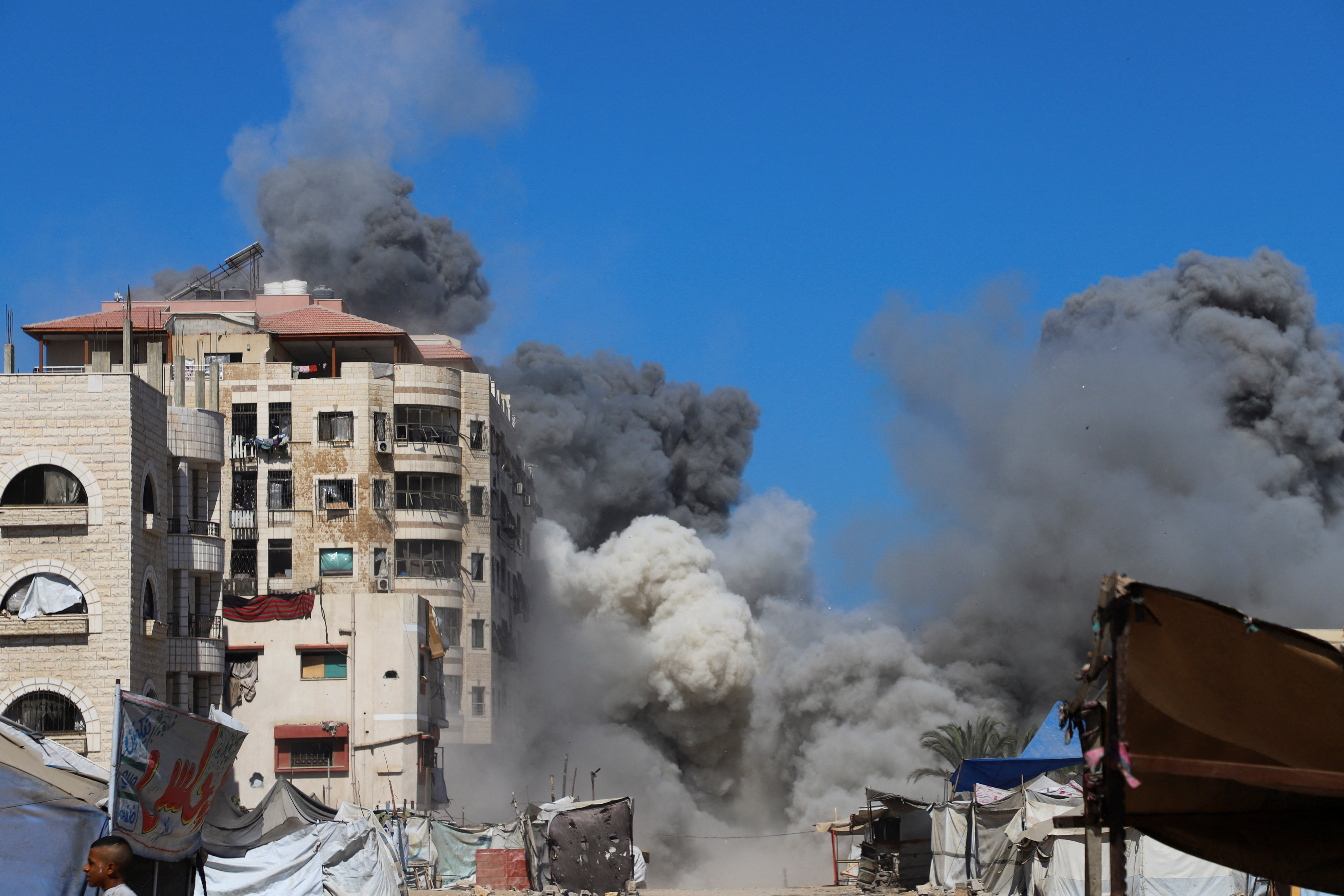 Israeli strike hits evacuated residential building in Gaza City