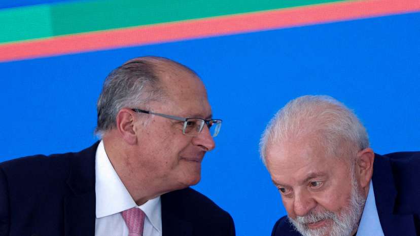 FILE PHOTO: Brazil's Vice President Geraldo Alckmin talks with Brazil's President Luiz Inacio Lula da Silva during a meeting of the National Industrial Development Council (CNDI) at the Planalto Palace in Brasilia