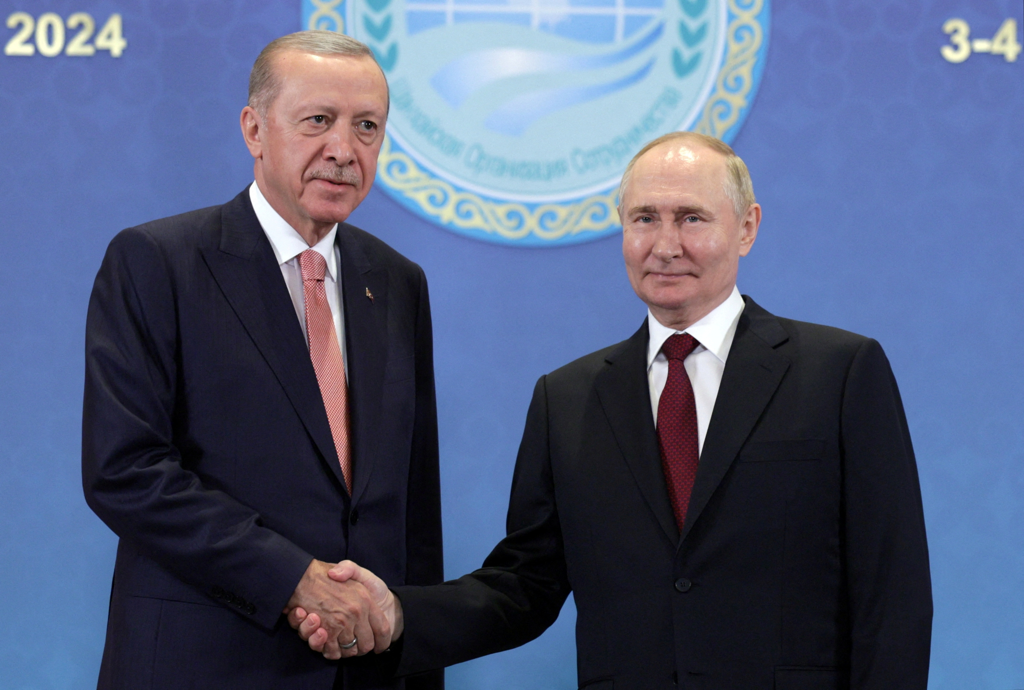 Russian President Putin and Turkish President Erdogan meet in Astana