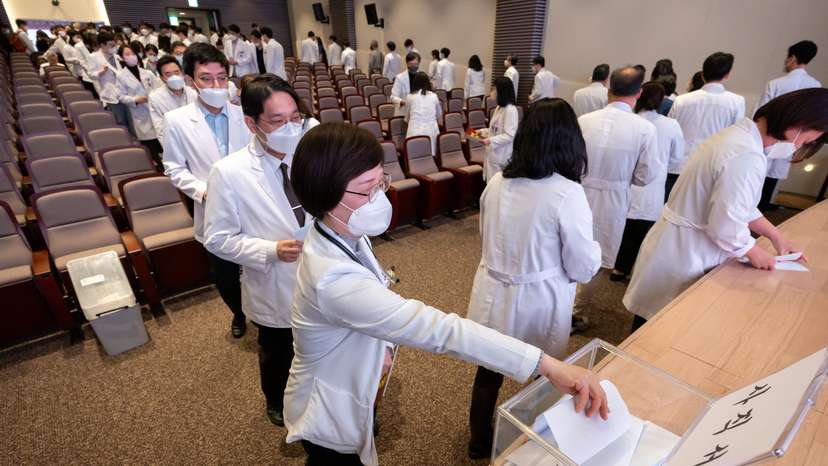 A professor at a medical school submits a resignation form at a hospital in Seoul