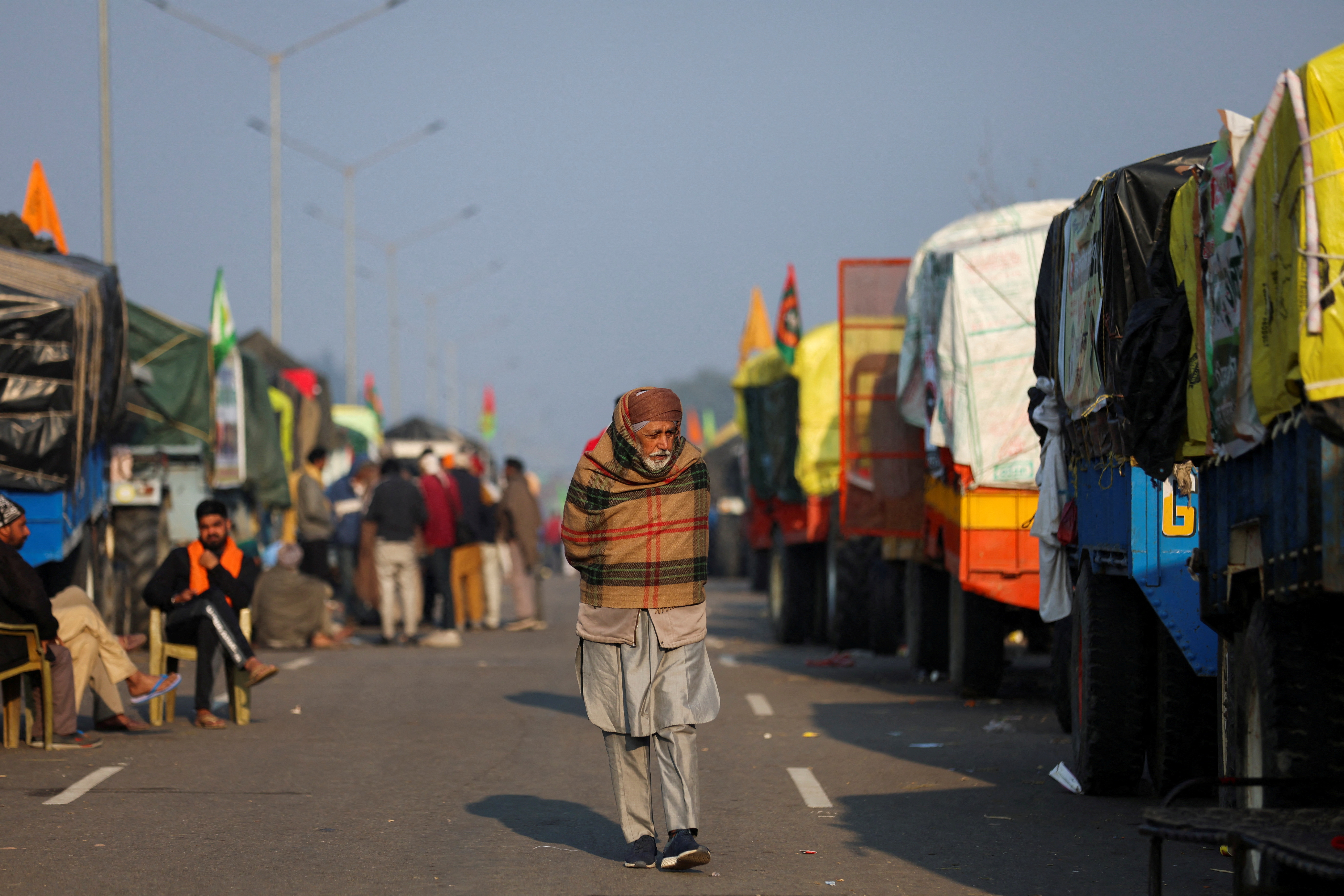 Indian farmers march towards New Delhi to press for the better crop prices