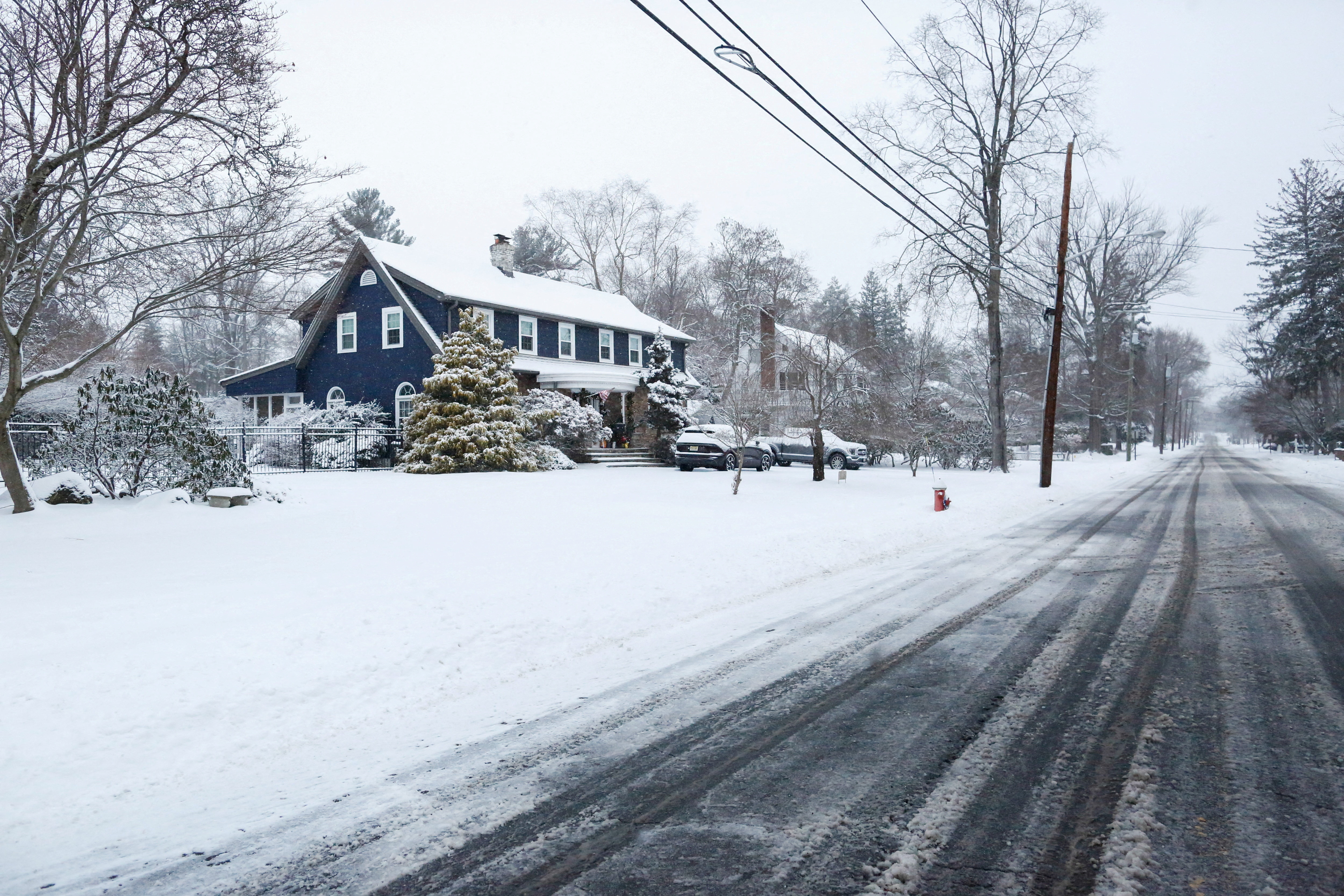 FILE PHOTO: Winter storm brings heavy snow to areas of New York City and New Jersey