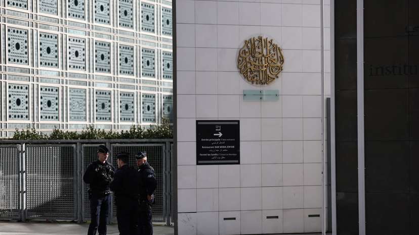 French Police raid Arab World Institute in Paris