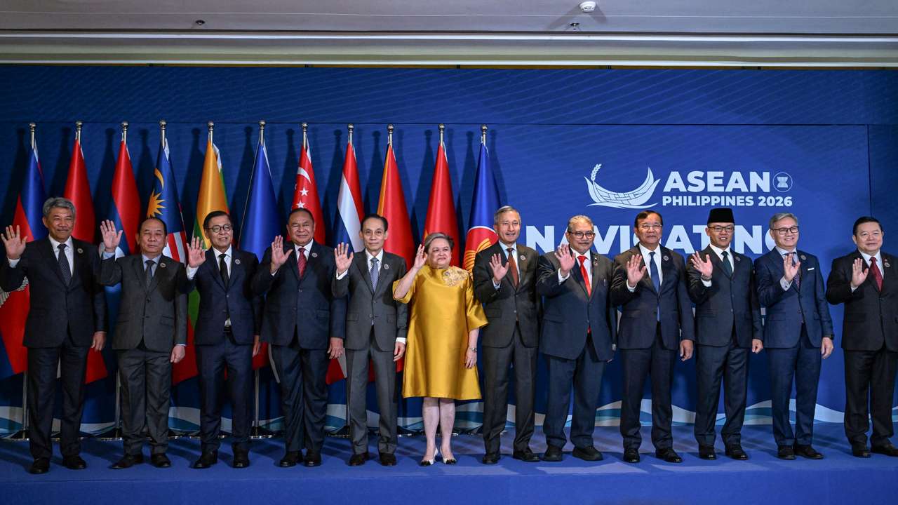 Philippines hosts ASEAN foreign minister retreat