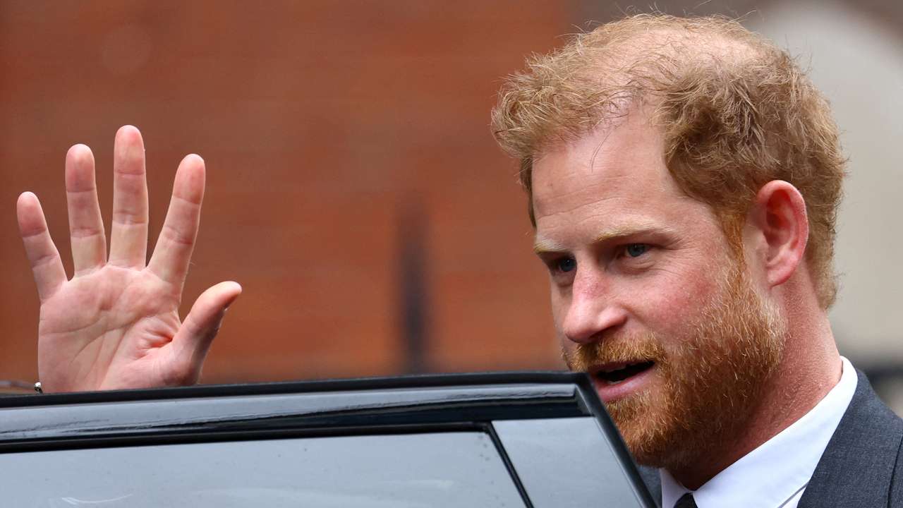 FILE PHOTO: UK paper group Associated Newspapers bids to throw out Prince Harry and others' privacy lawsuits