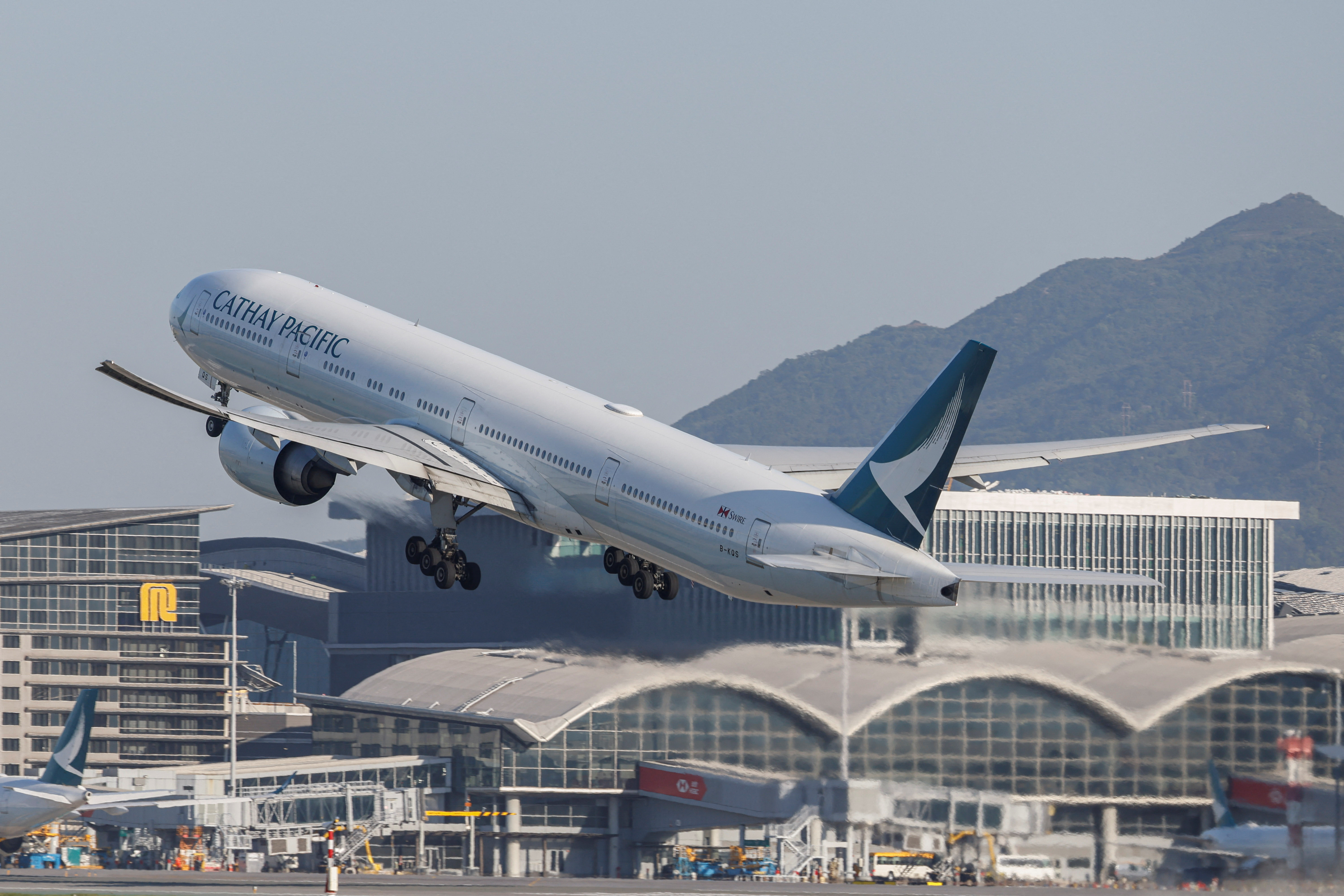 Hong Kong International Airport launches its third runway