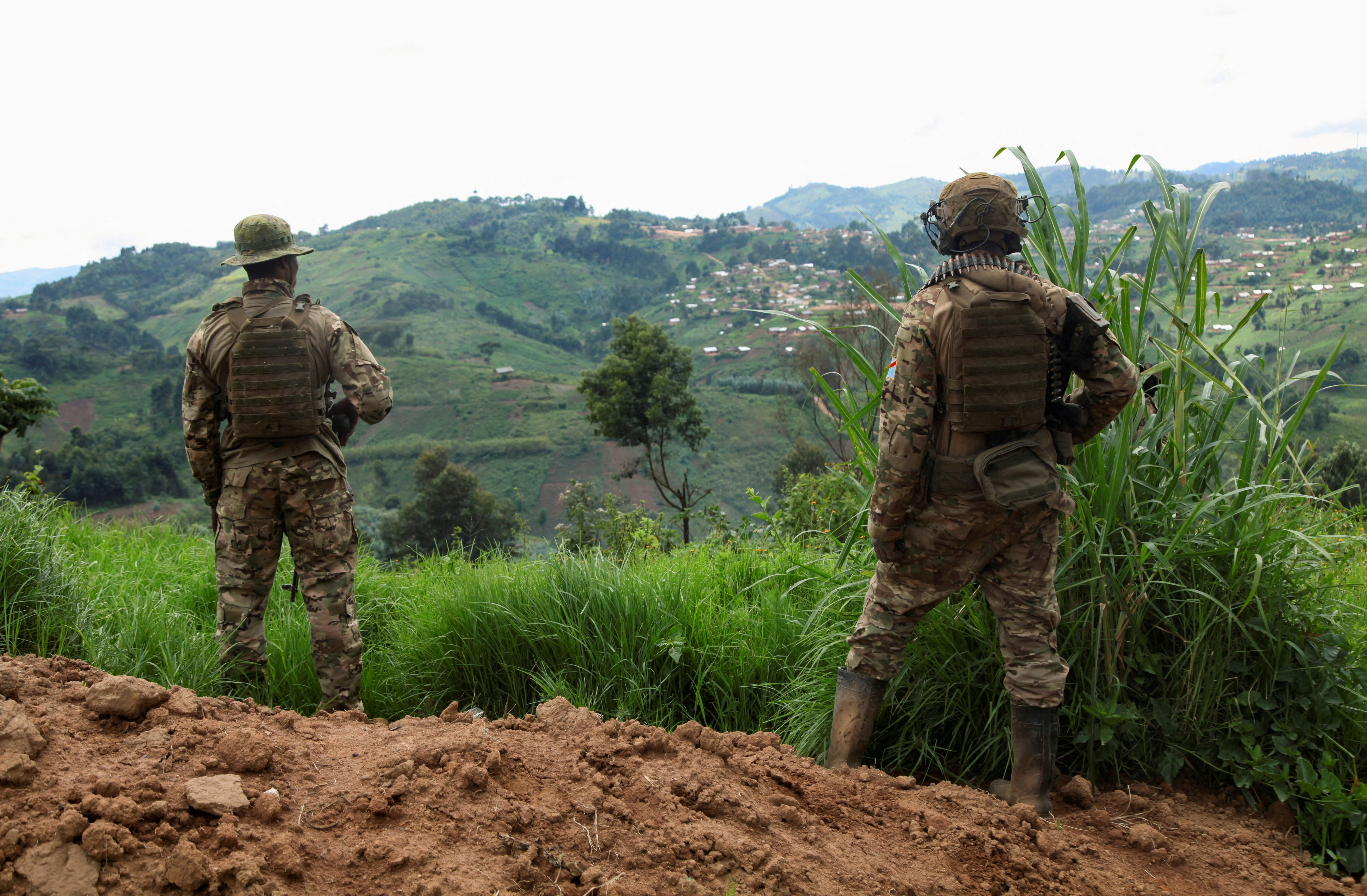 FILE PHOTO: Fighting resumes in eastern Congo, army and M23 say