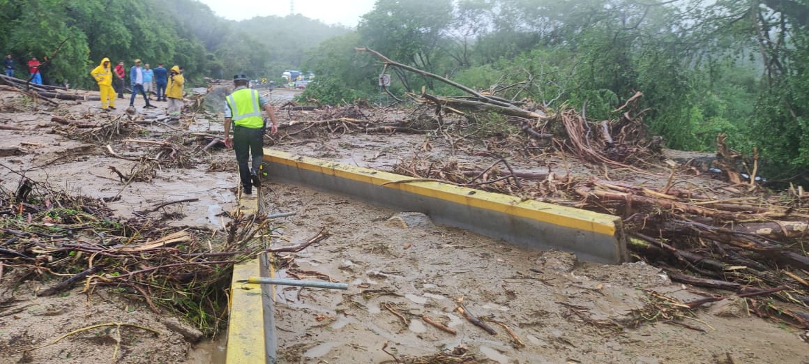 Aftermath of Hurricane Otis, on the outskirts of Acapulco
