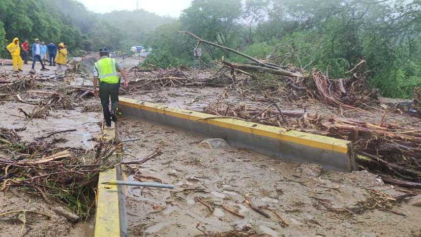 Aftermath of Hurricane Otis, on the outskirts of Acapulco