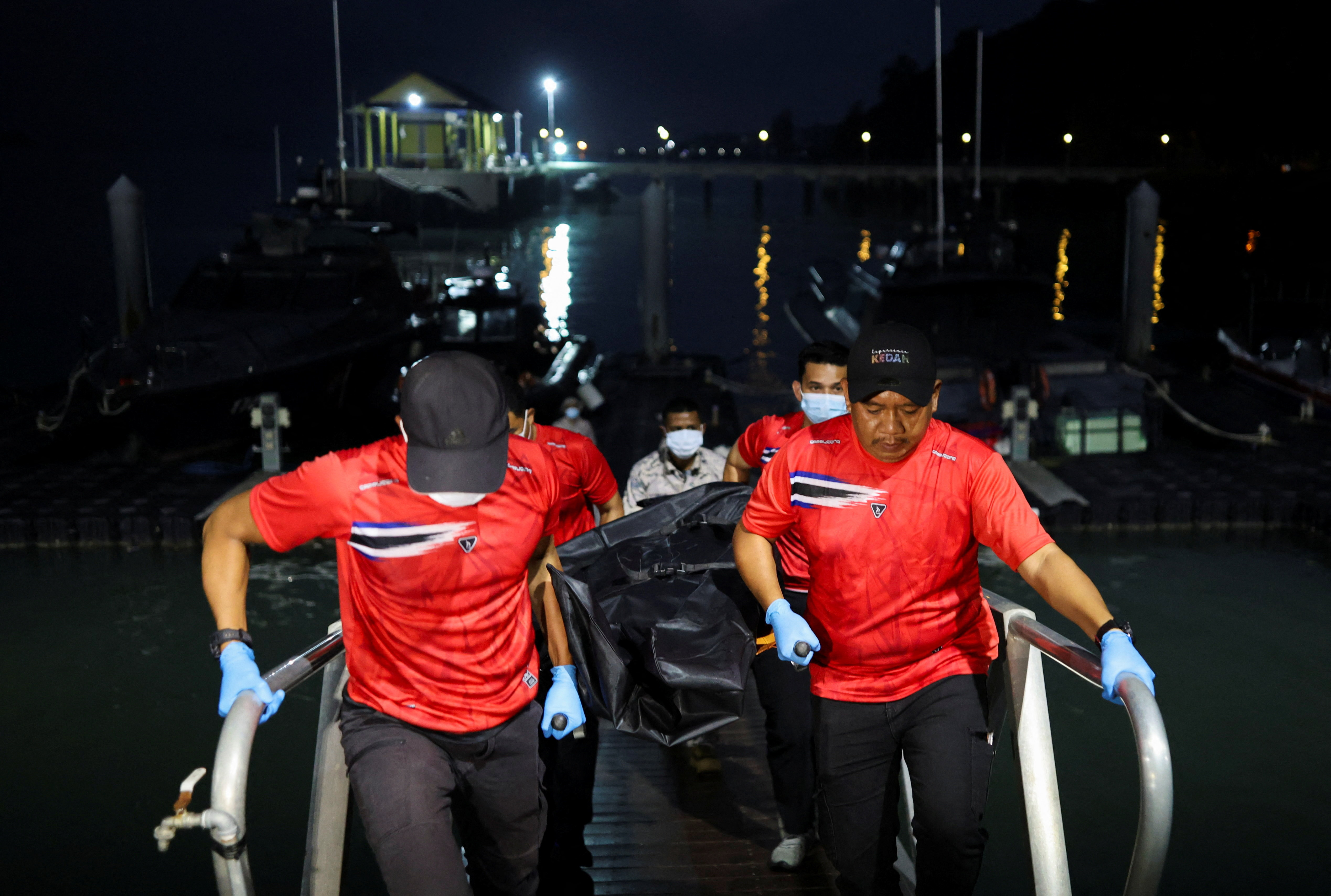 Boat with Rohingya migrants sinks off Malaysia
