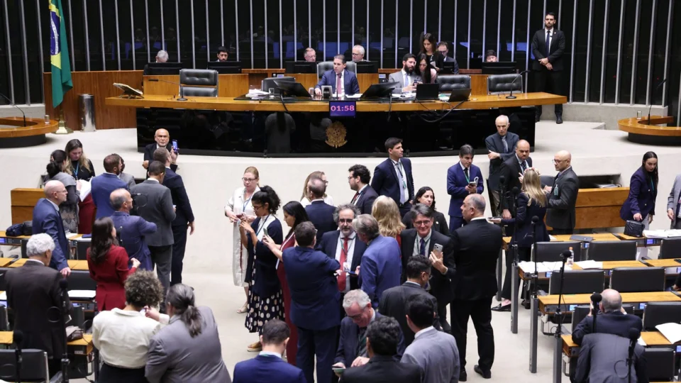 Plenário da Câmara aprovou regime de urgência do PL da Misoginia em 1º de julho.