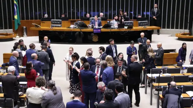 Plenário da Câmara aprovou regime de urgência do PL da Misoginia em 1º de julho.