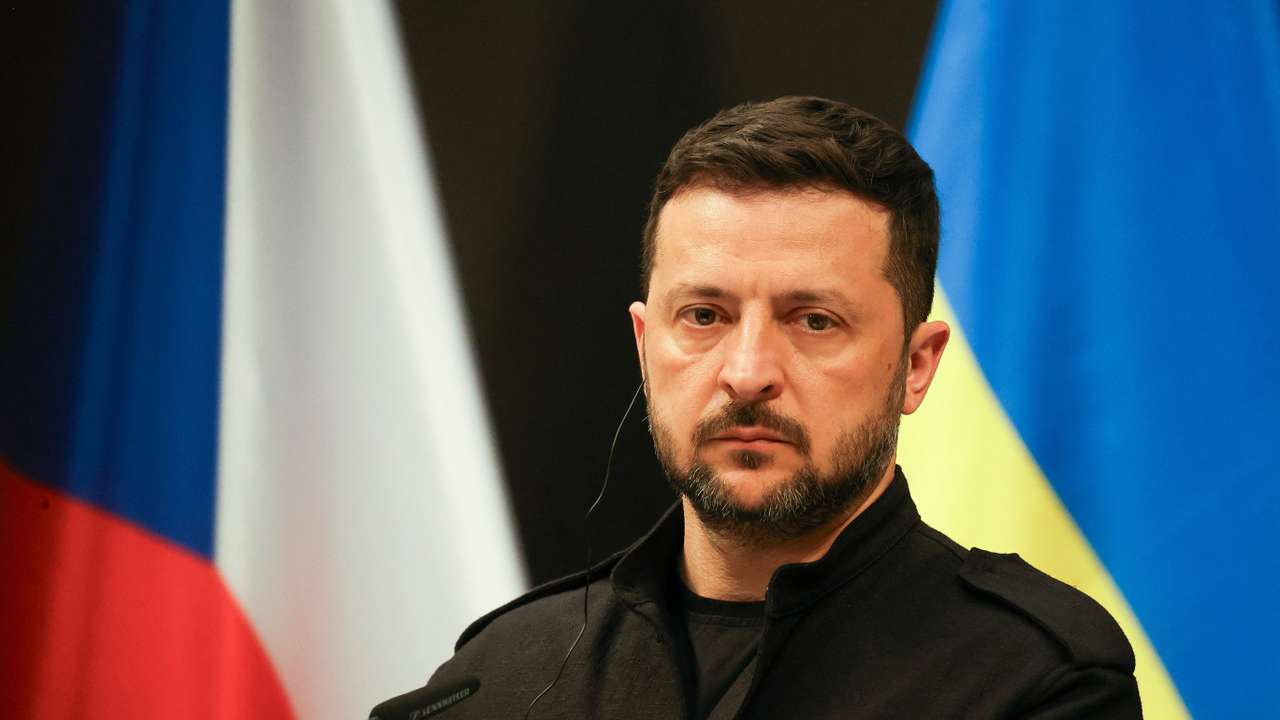 Ukrainian President Volodymyr Zelenskiy visits Prague