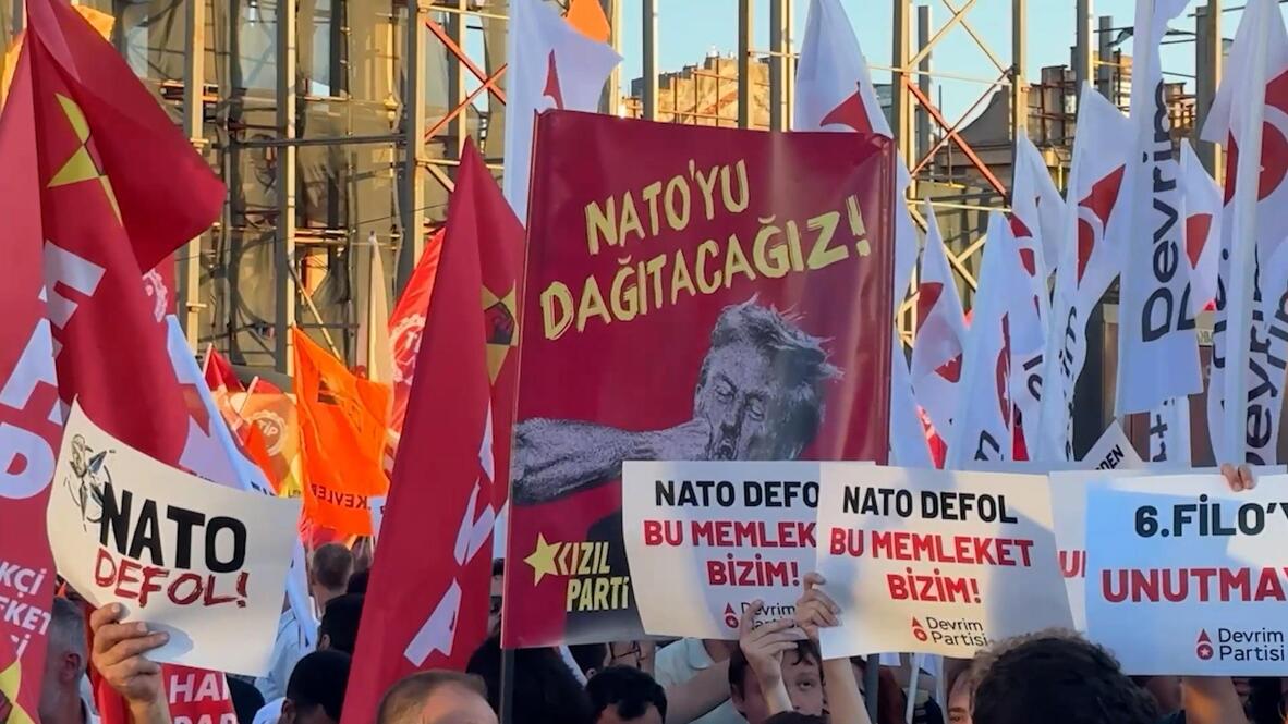 Crowds Demand NATO Leave Turkey