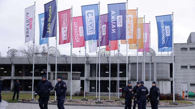 Protest at Polish television headquarters in Warsaw