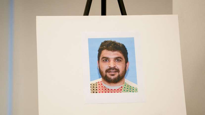 Authorities investigate shooting of two members of the National Guard, in Washington