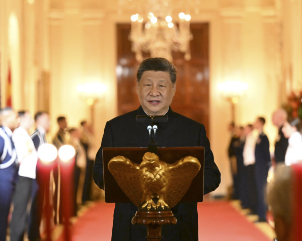 Chinese president Xi Jinping gives a speech at the White House