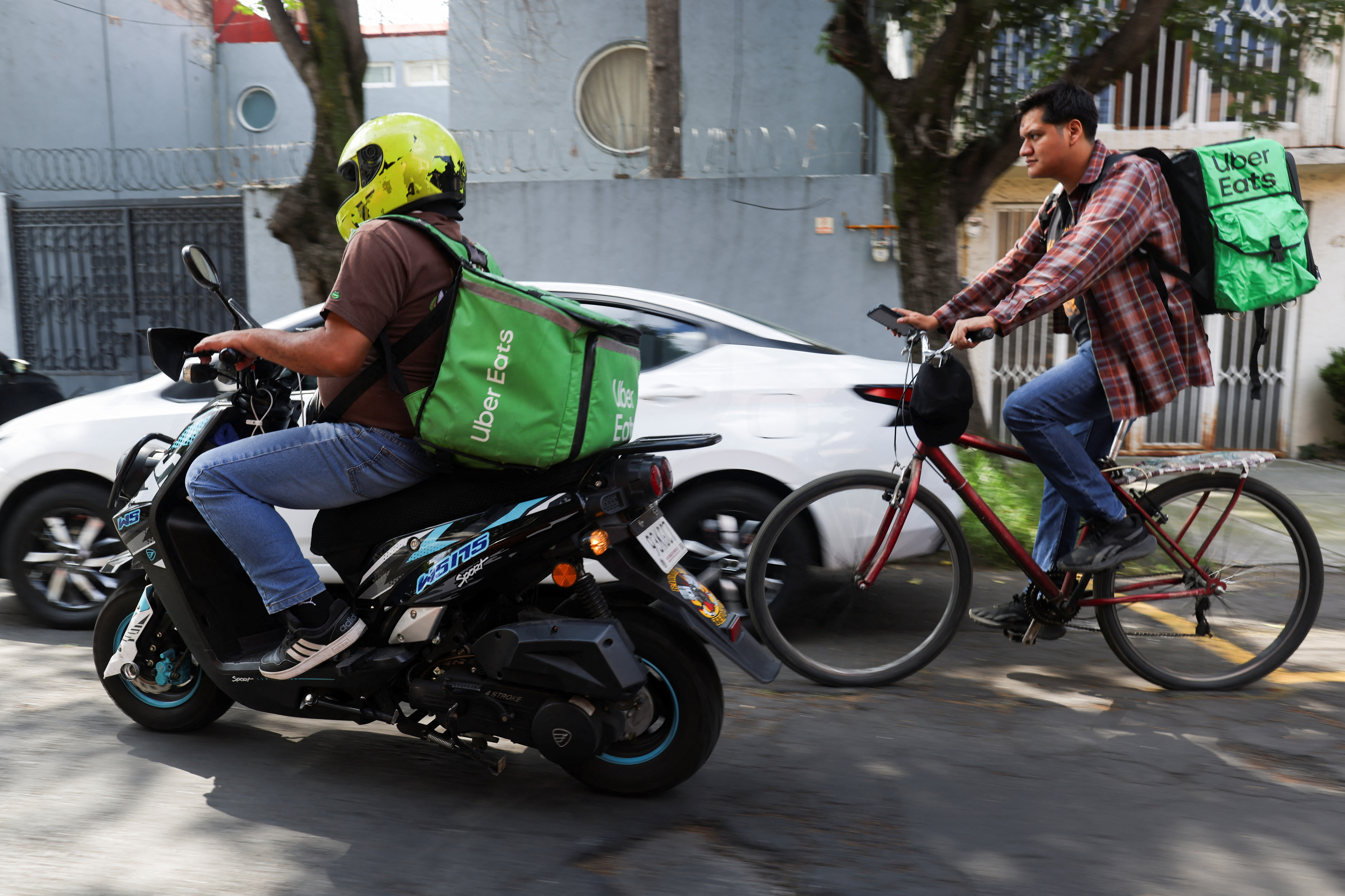Mexico to propose labor reform for app drivers, delivery workers