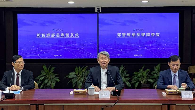FILE PHOTO: Taiwan's Economy Minister J.W. Kuo speaks during a press conference at the Economy Ministry in Taipei