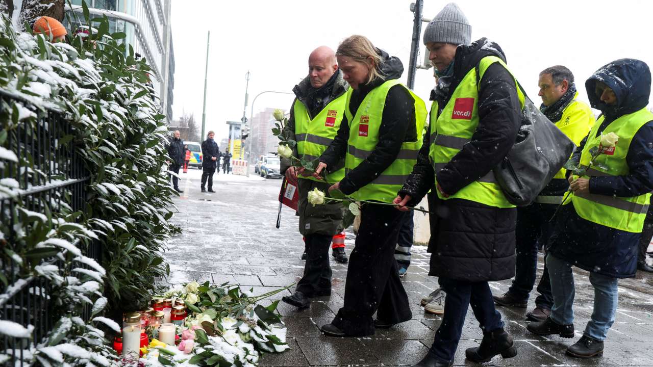 Bavarian premier Soeder and President Steinmeier at silent commemoration