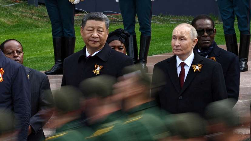 Leaders attend flower-laying ceremony on Victory Day in central Moscow