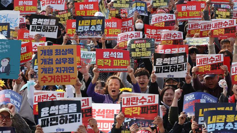 Anti and pro-Yoon protesters hold rallies in Seoul