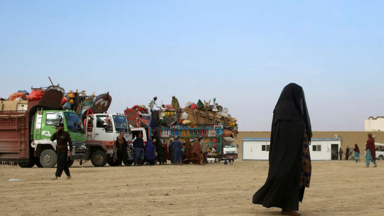Afghan nationals in Pakistan head back to Afghanistan, at the Chaman Border Crossing