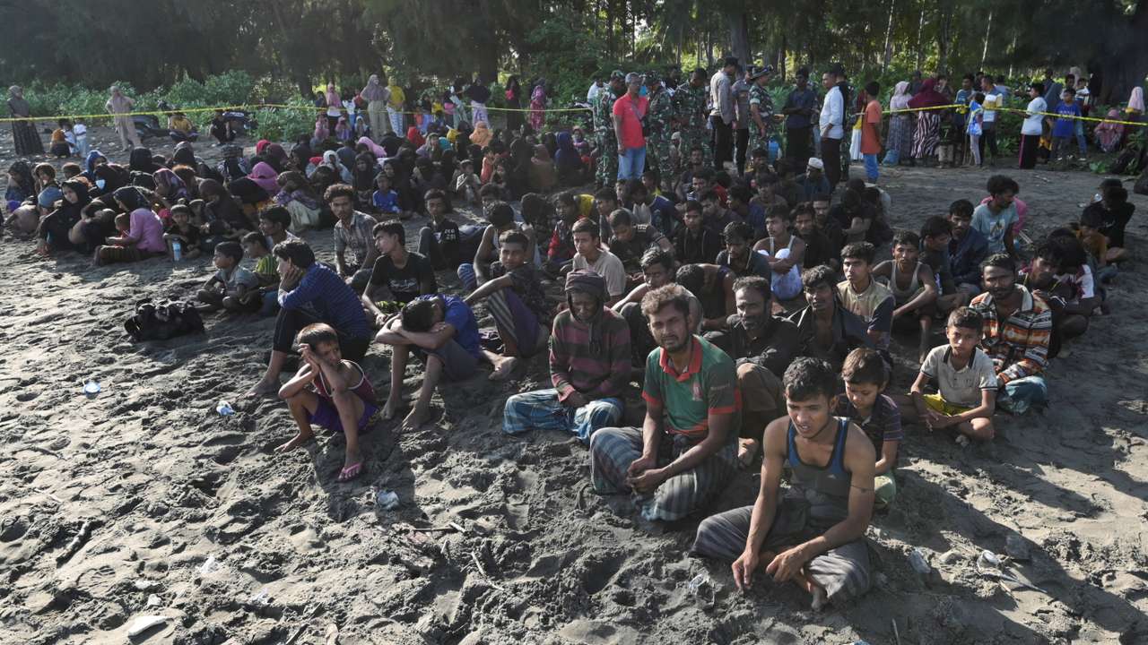 Rohingya Muslims arrive in Pidie, Aceh