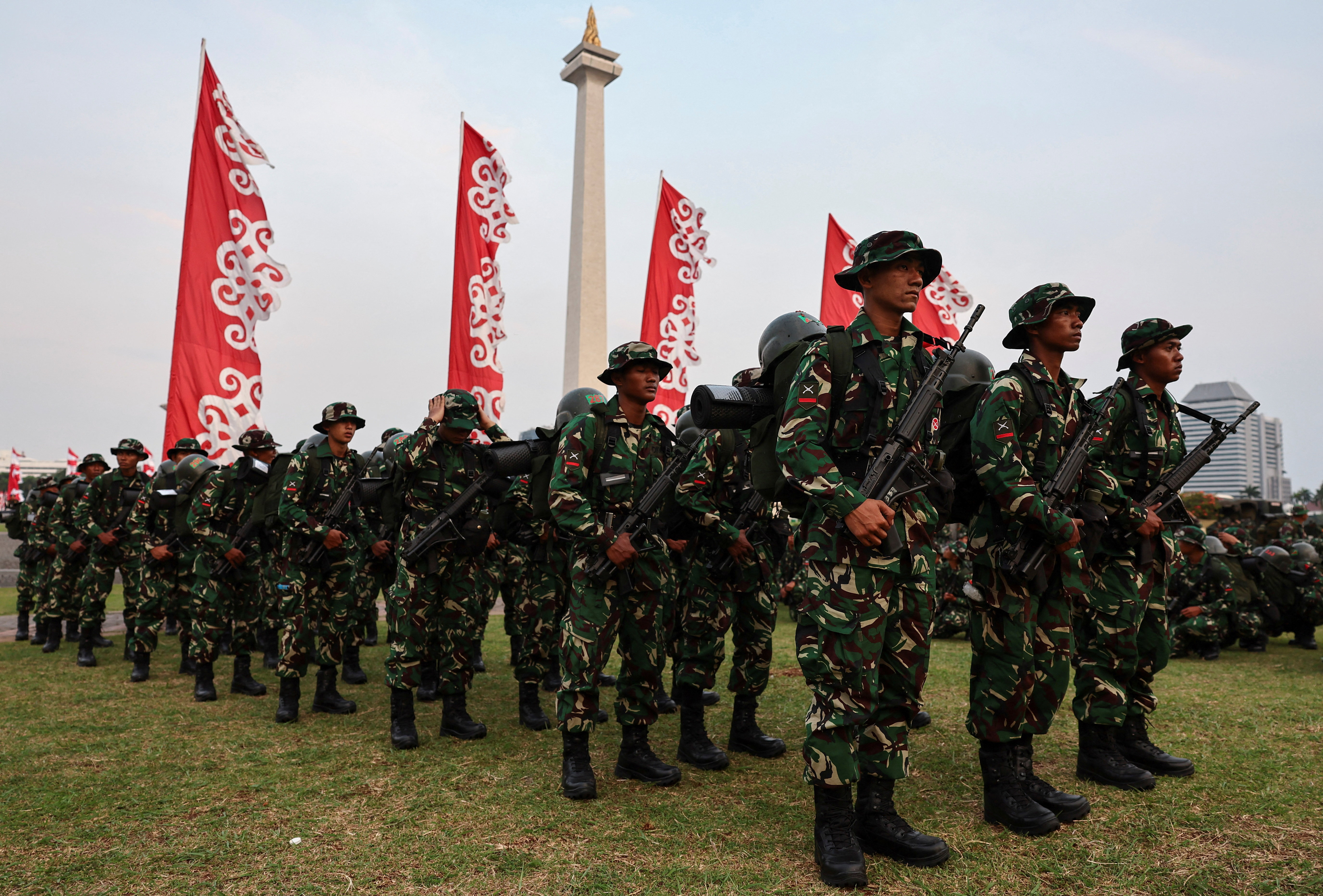 Security tightened amid the widespread protests against parliament in Jakarta